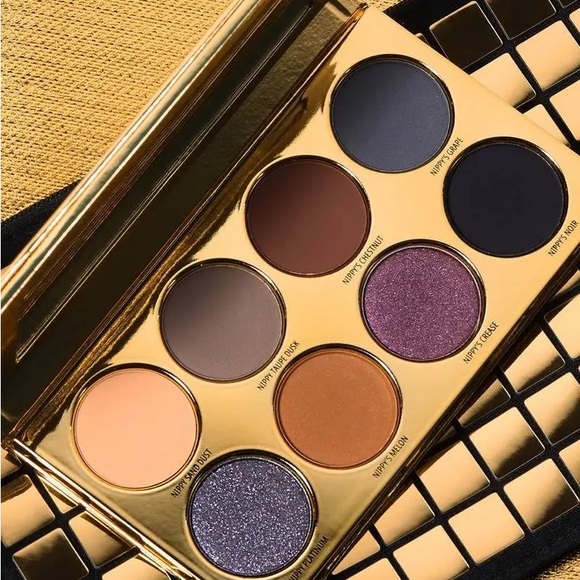 DISCONTINUED MAC x Whitney Houston Collection Nippy Eye-Conic Palette NWOB - Picture 13 of 14